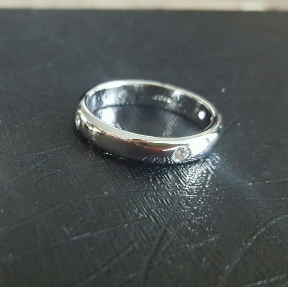 Flush Setting CZ Ring - Picture 3 of 7